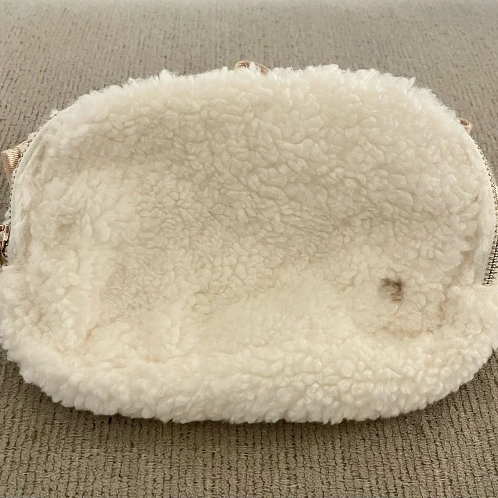 WANTABLE sherpa belt bag - Picture 2 of 7